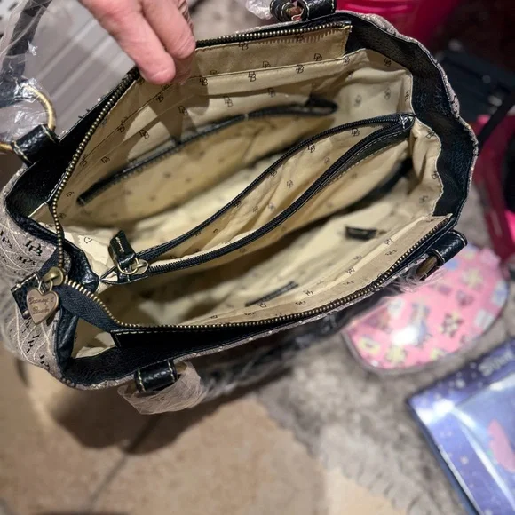 ❌SOLD❌Dooney & Bourke Black and Brown Satchel - Picture 8 of 9